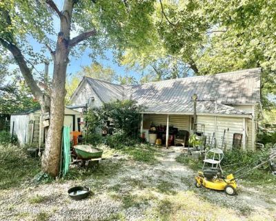 1 Bedroom 1BA 1130 ft Single Family Home For Sale in CLARKSBURG, MO