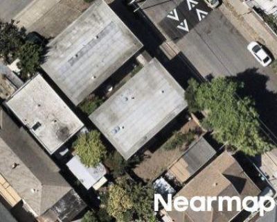 2 Bed 4.0 Bath Preforeclosure Property in Oakland, CA 94606 - E 21st St