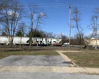 3 Bedroom 2BA 2016 ft Mobile Home For Rent in Mount Holly Springs, PA