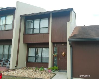 2 Bedroom 1BA 1084 ft Townhouse For Sale in Lakeland, FL