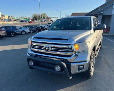 2017 Toyota Tundra CrewMax SR5 Pickup 4D 5 1/2 ft