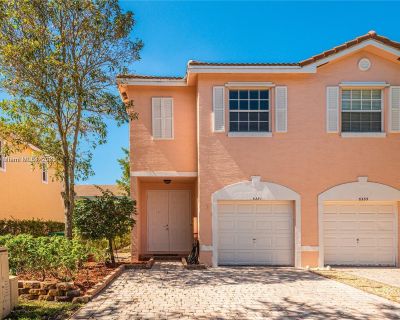 3 Bedroom 2BA 1417 ft Apartment For Rent in Tamarac, FL