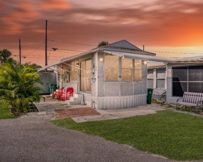 Great Mobile Home Located on Manasota Key!