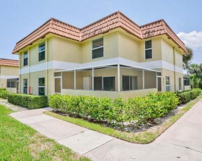 2 Bedroom 2.5BA 1240 ft Pet-Friendly Townhouse For Rent in Fort Pierce, FL