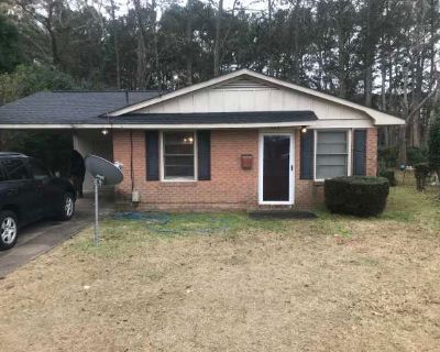 3 Bedroom 1BA 1200 ft Pet-Friendly Apartment For Rent in Goldsboro, NC