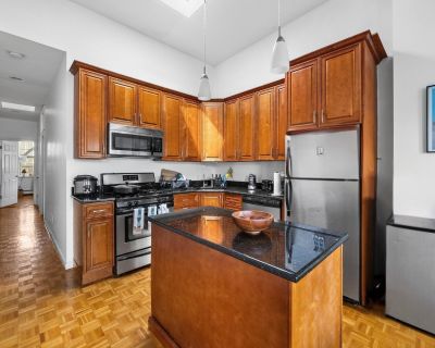 Town/City Hoboken Bedroom 785 ft Condo For Sale in Hoboken, NJ
