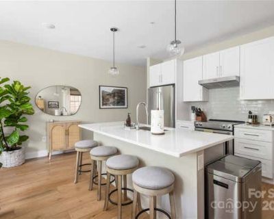 2 Bedroom 3BA 1546 ft Furnished Condominium For Sale in CHARLOTTE, NC