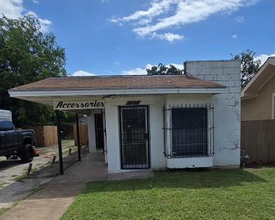 Commercial Property For Sale in Fort Worth, TX