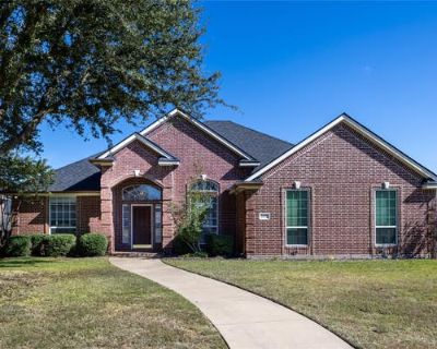 4 Bedroom 3BA 2124 ft Single Family Home For Sale in CLEBURNE, TX