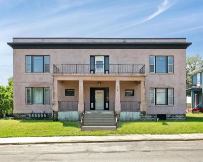 5268 ft Commercial Property For Sale in Minneapolis, MN