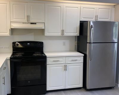 2 Bedroom 2BA 1192 ft House For Rent in Pembroke Pines, FL