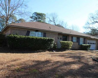 3 Bedroom 2BA 1638 ft Apartment For Rent in Tyler, TX