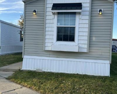 2 Bedroom 1BA 784 ft Mobile Home For Rent in Park City, IL