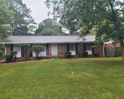 4 Bedroom 2BA 1404 ft Single Family House For Sale in College Park, GA