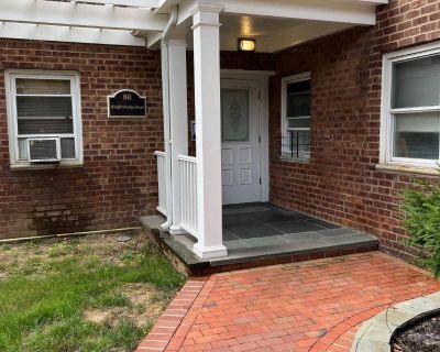 1 Bedroom 1BA Apartment For Rent in Great Neck, NY