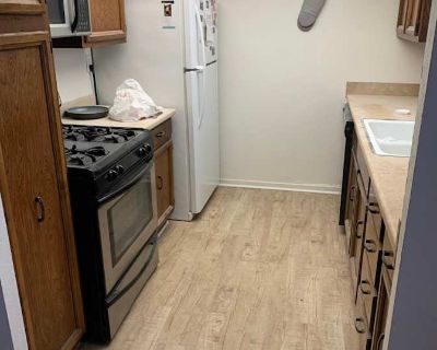 Private room with own bathroom in an apartment, Burbank, CA 91501