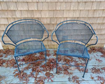 546Y1 Pair Metal Patio Chairs