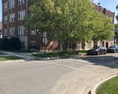 2 Bedroom 0BA Apartment For Rent in Chicago, IL