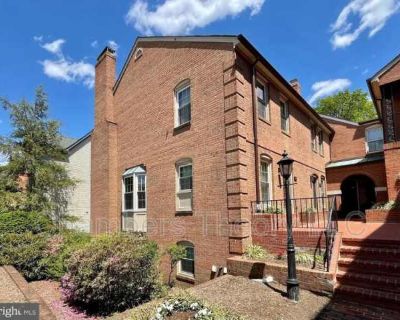 1800 21st Street North. Trendy yet elegant, Arlington is an exciting beauty in all four seasons. On-site laundry Patio / balcony Pet friendly Parking Recently renovated Stainless steel Unit Amenities air conditioning patio / balcony recently renovated stainless steel Property Amenities cats allowed dogs allowed pet friendly concierge on-site laundry parking. Pets allowed. 3 Bedroom. 4 Bathroom....