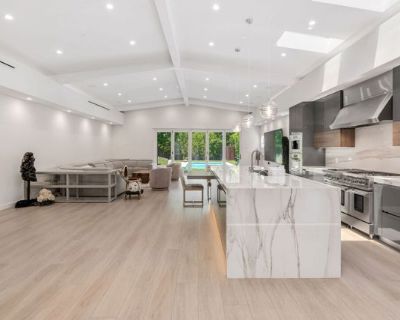 4 Bedroom 4BA 3378 ft Single Family House For Sale in Studio City, CA