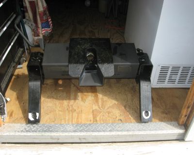 Reese Fifth Wheel Hitch 15000 lb Capacity