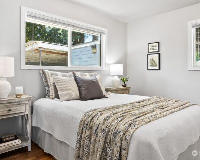 Deposit: $695.00 * Utilities included?: No * Fees apply?: No. References are not required. Non-smoking. Furnishings: Furnished * Disabled access: * Living room: shared. Availability Available Now Minimum term 1 month Maximum term None. This is a RENT BY ROOM house! Pacific Lutheran University just a minute walk away. Enjoy easy access to nearby restaurants, public transportation at the bus stat...