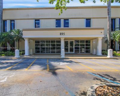 Commercial Property For Rent in Pompano Beach, FL