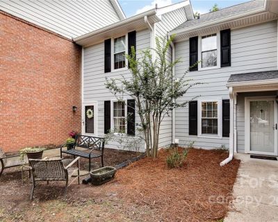 2 Bedroom 2BA 966 ft Condo For Sale in Charlotte, NC