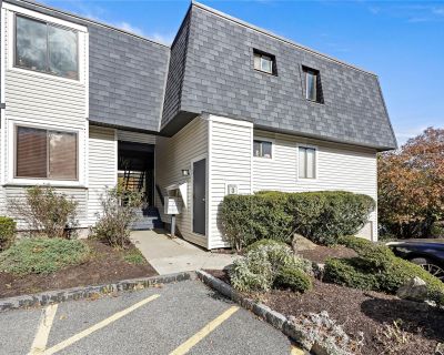 1 Bedroom 1BA 928 ft Condo For Sale in Carmel, NY