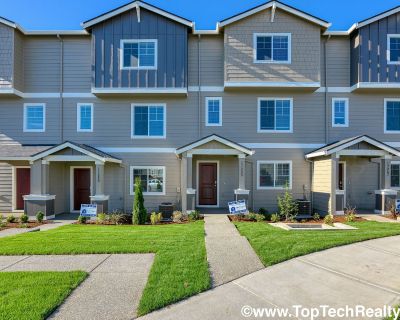 3 Bedroom 2.5BA 1698 ft Pet-Friendly House For Rent in Portland, OR