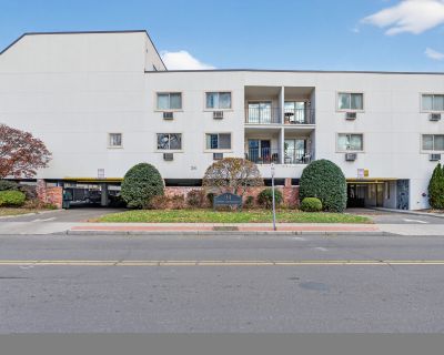 1 Bedroom 1BA 783 ft Condo For Sale in Stamford, CT