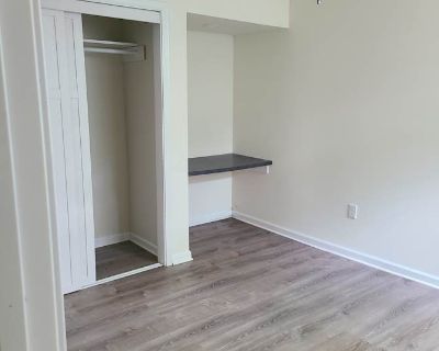 Private room with own bathroom in a House, Whitewater, WI 53190