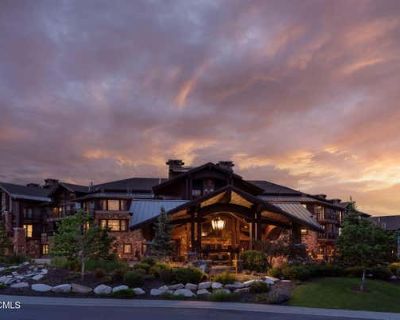 2 Bedroom 2BA 1226 ft Furnished Condominium For Sale in PARK CITY, UT