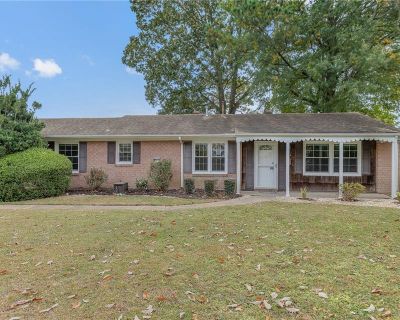 3 Bedroom 1BA 1316 ft Single Family House For Sale in Virginia Beach, VA