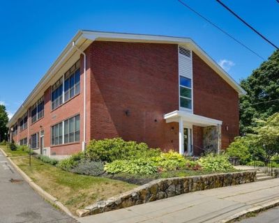 2 Bedroom 2BA 1270 ft Condominium For Sale in MARLBOROUGH, MA