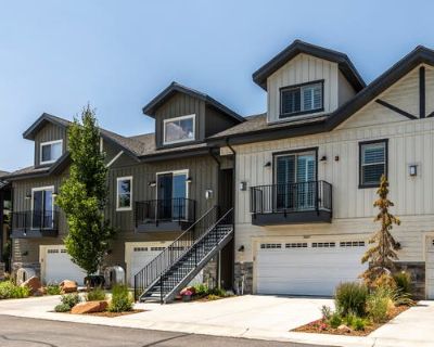 3 Bedroom 4BA 1921 ft Condominium For Sale in PARK CITY, UT