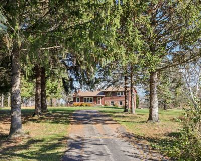 3 Bedroom 2BA 1569 ft Single Family House For Sale in Ixonia, WI