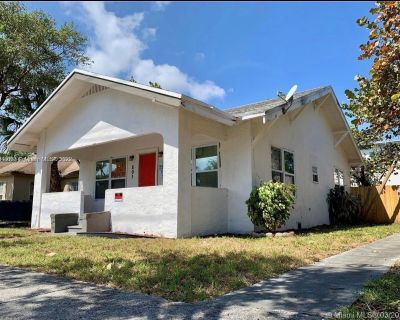 1 Bedroom 2454 ft Studio For Sale in West Palm Beach, FL