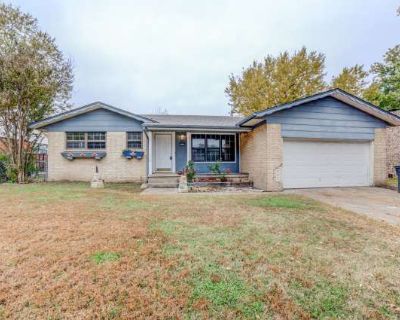 3 Bedroom 1.5BA 1404 ft Pet-Friendly Apartment For Rent in Tulsa, OK