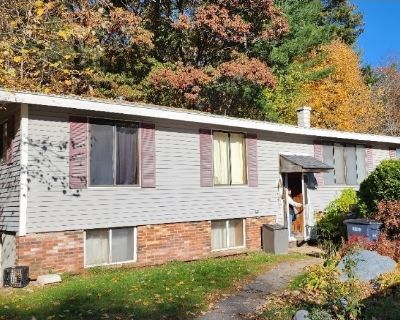 3 Bedroom 1BA 1344 ft Single Family House For Sale in Holden, MA