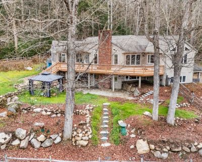 3 Bedroom 4BA 3104 ft Single Family House For Sale in Grantham, NH