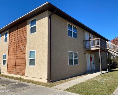 6413 Winona Street, G. This apartment offers two bedrooms and a full bathroom, perfect for those seeking a comfortable and efficient living space. The apartment is equipped with ceiling fans, providing a cool and refreshing atmosphere during the warm Florida months. A dedicated laundry nook is also included, offering the convenience of in-home laundry. The covered entry adds an extra layer of p...