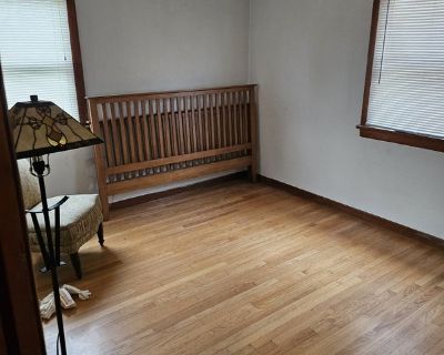 Unfurnished Room for Rent - Easy Portland commute