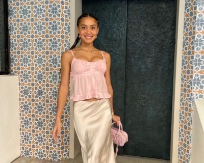 Female Seeking Room in Miami