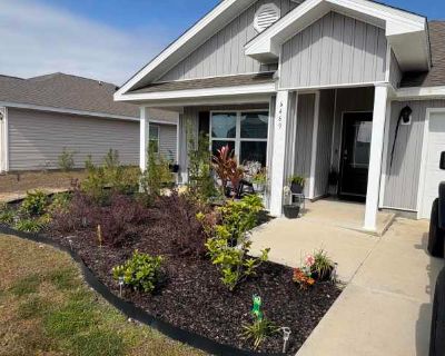 4 Bedroom 2BA 1830 ft Pet-Friendly Apartment For Rent in Panama City, FL