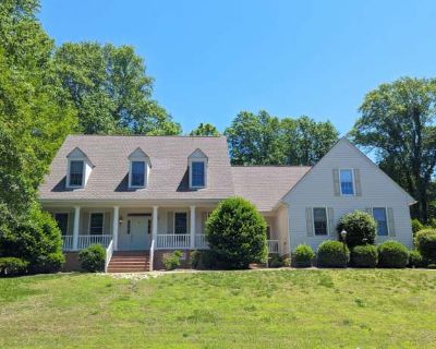 4 Bedroom 3.5BA 3473 ft Pet-Friendly Apartment For Rent in James City County, VA