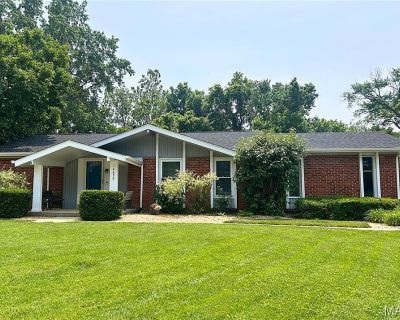 4 Bedroom 3BA 1833 ft Single Family House For Sale in Chesterfield, MO