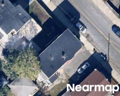 6 Bed 3.0 Bath Preforeclosure Property in Lawrence, MA 01843 - Clifton St