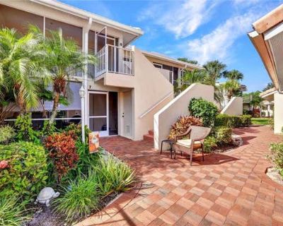 2 Bedroom 2BA 1237 ft Furnished Pet-Friendly Condominium For Sale in NAPLES, FL