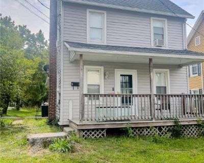 3 Bedroom 1BA 1200 ft Apartment For Rent in Wind Gap, PA